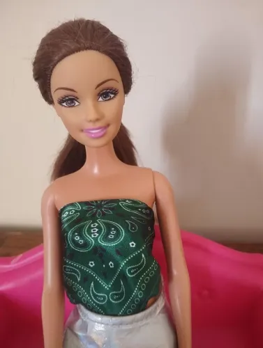 Barbie e Sofá Rosa Ano 2009