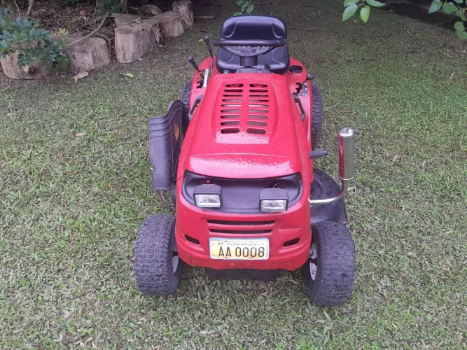 Vendo trator cortar grama