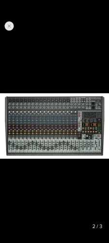 Mesa 24 canais Behringer.