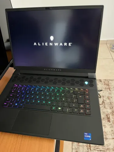 Alienware m16 R1 i9-13900HX RTX 4070 32GB DDR5 SSD 1TB