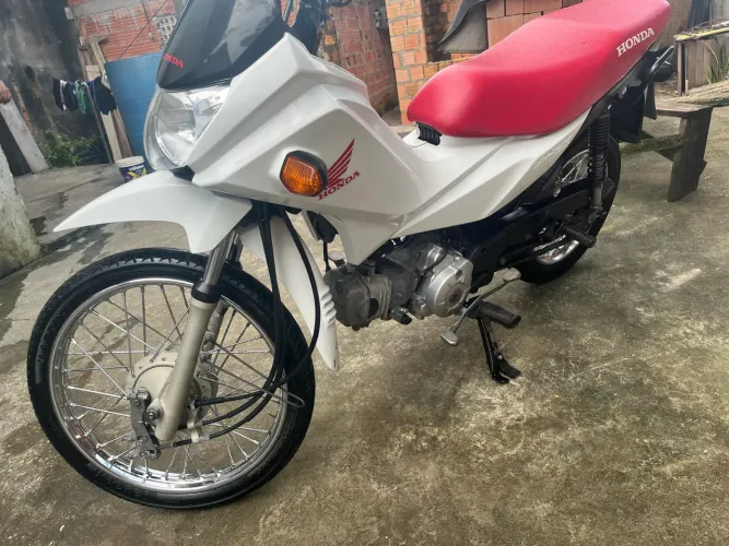 VENDO MOTO POP R$9.000 ano 2021 semi no