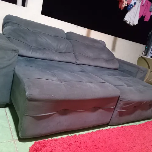 Sofa retrátil comporta 4 pessoas 