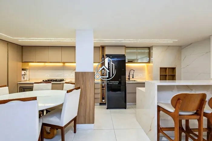 TRIPLEX com 4 dormitórios no Capão Raso