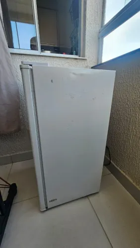 Vendo frigobar de 1000L