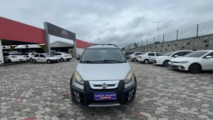 Fiat Idea Sporting 1.8 Flex 16V 5P 2012