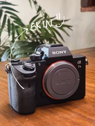 Sony A7III mirrorless somente corpo c/ caixa