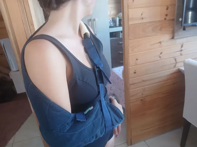 Tipoia imobilizadora ortopédica 50reais