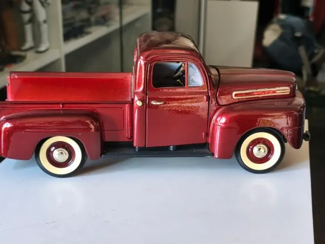 Carrinho miniatura pick-up f1 Ford 1948 1:18
