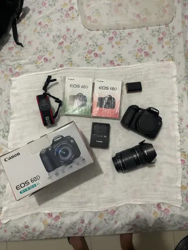 Câmera cânon 60d
