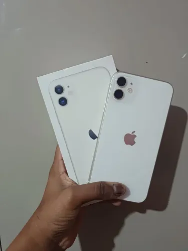 iPhone 11 semi novo