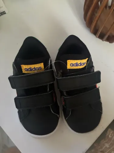 Tênis adidas infantil original no precinho !!!