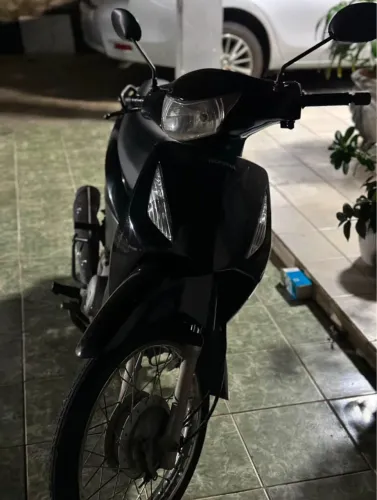 VENDE SE HONDA BIZ 125 ES
