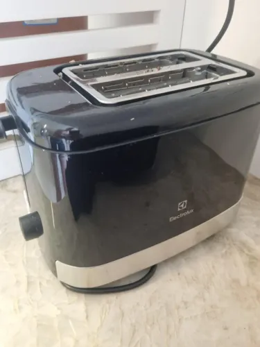 Torradeira Elétrica Electrolux Inox Preta - Nova