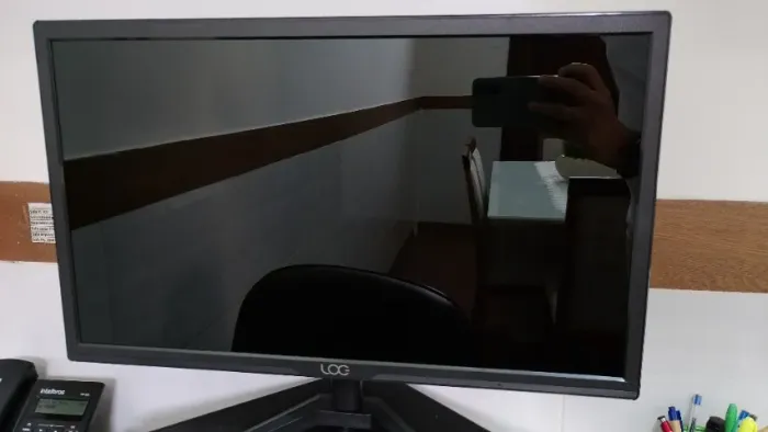Monitor LED 21.5" FullHD, HDMI e VGA - NOVO NA CAIXA