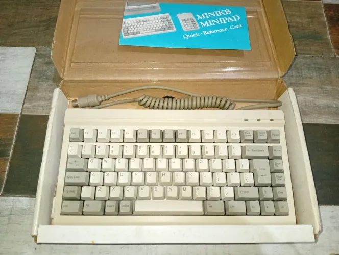 Teclado Dim, antigo, novo