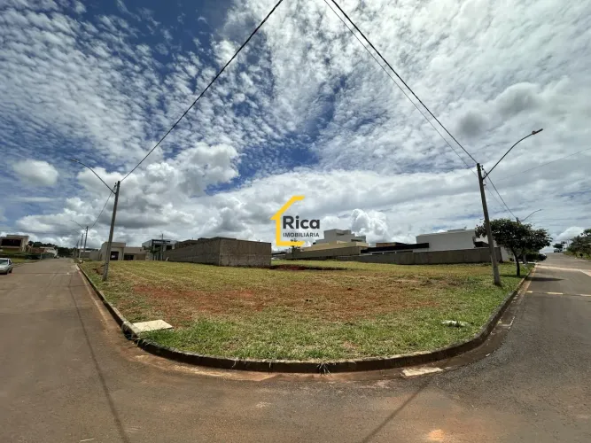 VILLA SUÍÇA - Lote De Esquina à Venda