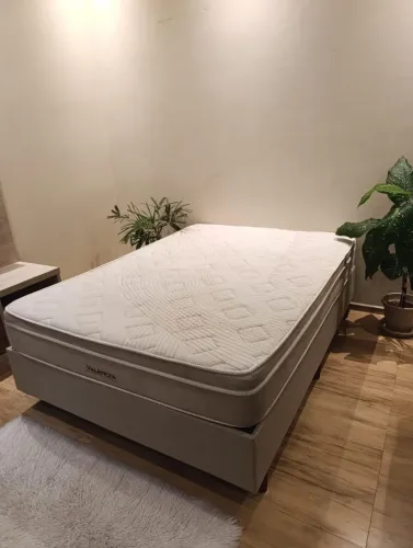 Cama box casal completa impecável (Entrega grátis)
