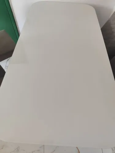 Mesa moderna,semi Nova. 