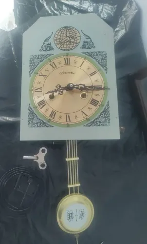 ? Relógio de Parede Analógico Herweg - Clássico e Elegante