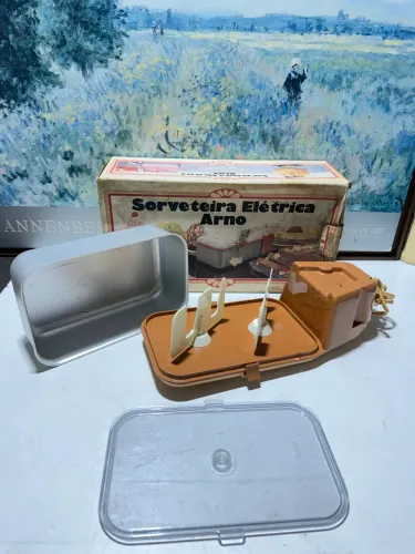 Antiga sorveteira arno dos anos 80