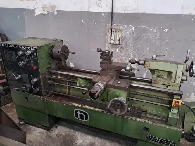 TORNO MECANICO NARDINI ND 220AS 440 X 1000