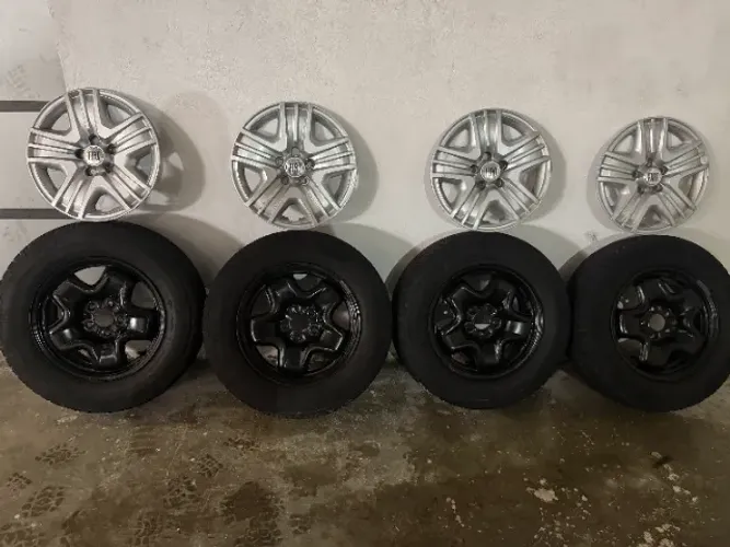 VENDO RODAS FIAT TORO COM PNEUS E CALOTAS  ORIGINAIS ENDURANCE
