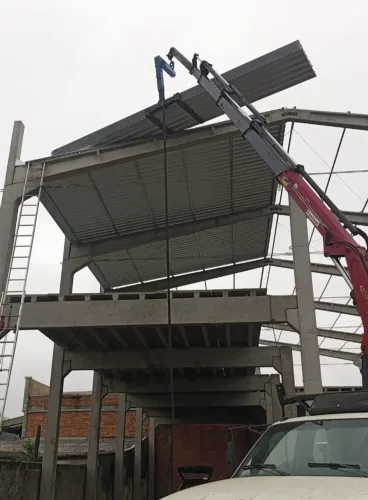 DIRETO FÁBRICA BARRACÃO GALPÃO PRÉ MOLDADO MONTADO ESTRUTURA COMPLETA COM COBERTURA