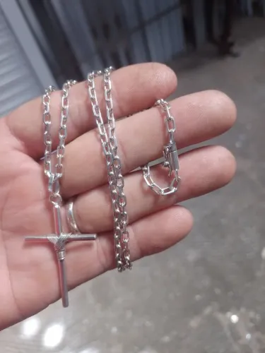 cordão de prata Cartier