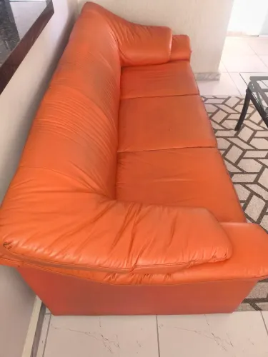 Vende.se sofá 3 lugares couro sintético