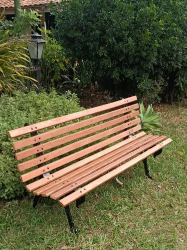 Banco para jardim ! Pés em ferro fundido formato tamanduá!