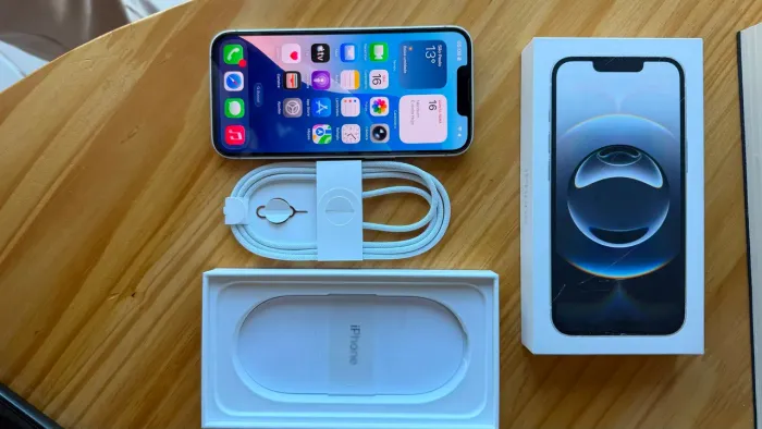 iPhone 16e 256 GB