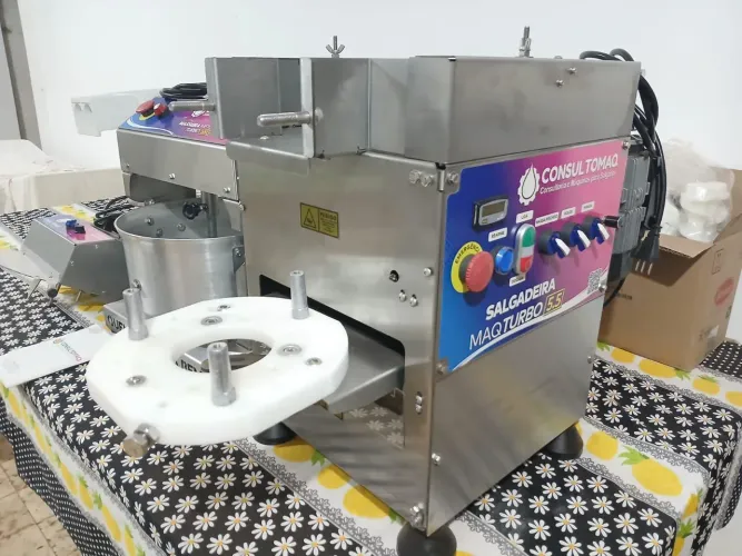 Máquina Modeladora de Salgados Industrial