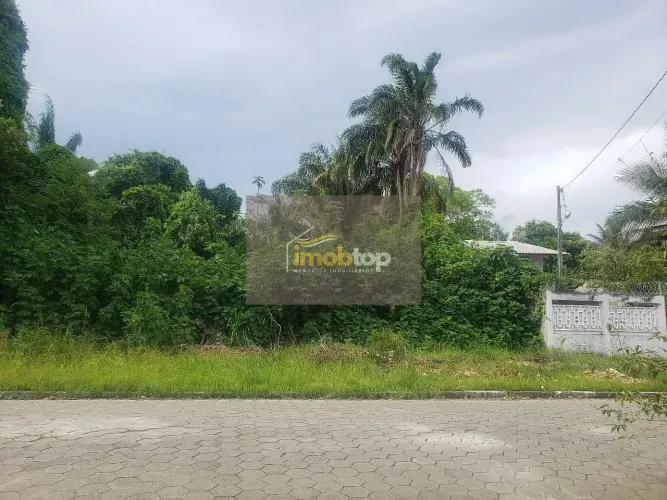 Excelente terreno à venda de 500 metros, localização privilegiada, pertinho da Praia das P