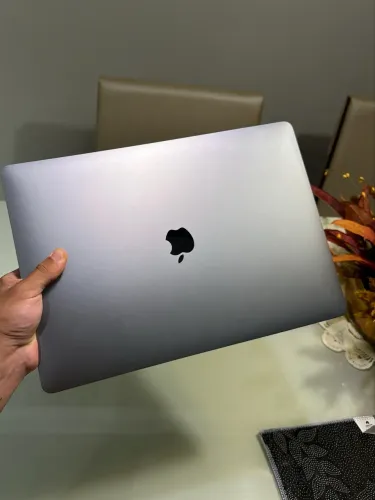 Macbook Pro i9 15 polegadas 