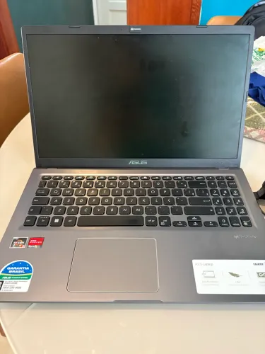 Asus Ryzen 5 Modelo 515D - Excelente estado 