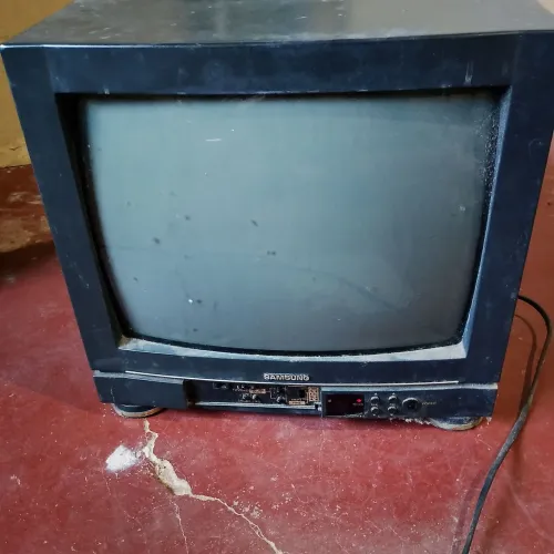 Tv de tubo para quem queira arrumar ou retirar peças