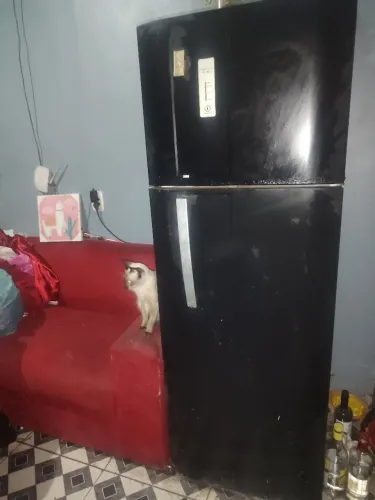 Geladeira Duplex Frozfri congelador grande, muito boa e economica