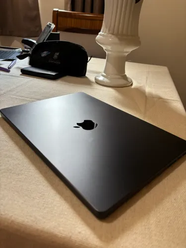 MacBook m3 pro 1tb