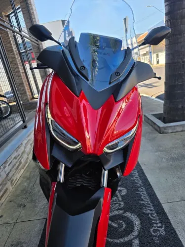 X MAX 250 ABS AUT 2024 COM 7.000 KMS