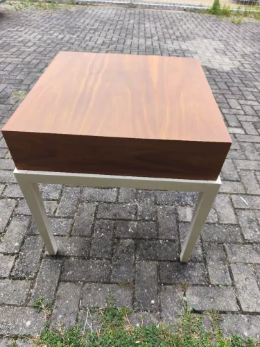 Mesa lateral de madeira 60 x 60