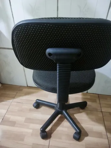 Cadeira secretária giratória