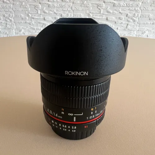 Lente ROKINON 1:2.8 14mm ED AS IF UMC (foco manual, montagem Nikon)