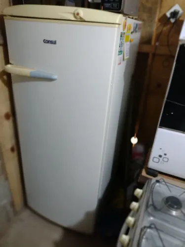 geladeira Consul sim está disponível só chamase realmente tiver enterece obrigado..