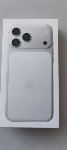 I phone 17 pro max