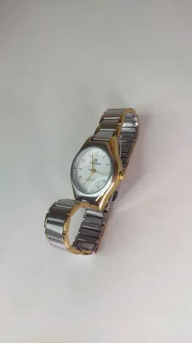 Relógio Champion Vintage Coleção 2000 Prata e Dourado