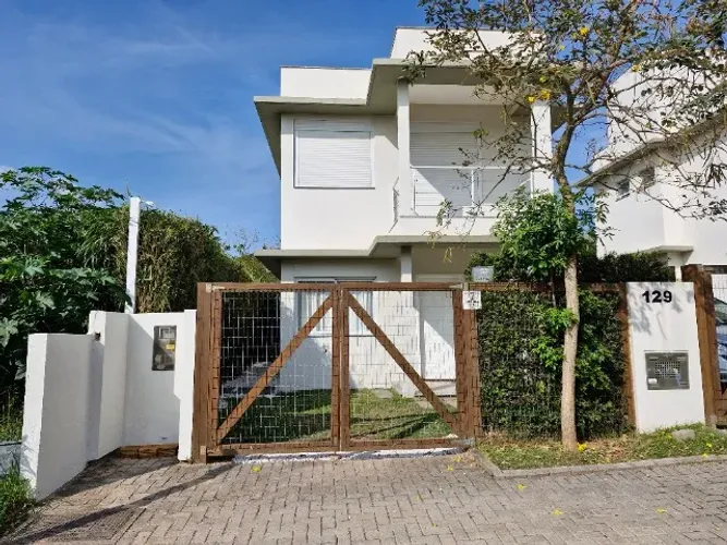 Sobrado com 2 quartos no Campeche, 90 m², vista Morro Lampião, 900 mt's da praia.