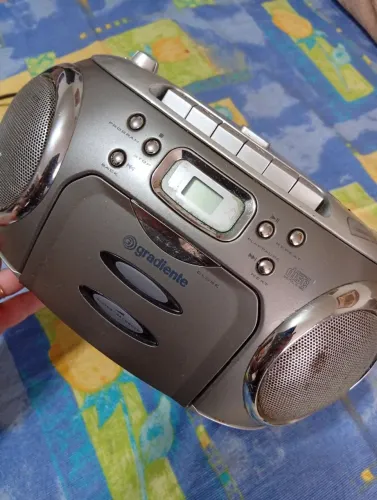 Rádio portátil Gradiente 
