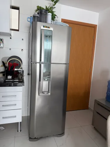 Geladeira frost Free 380l Eletrolux 