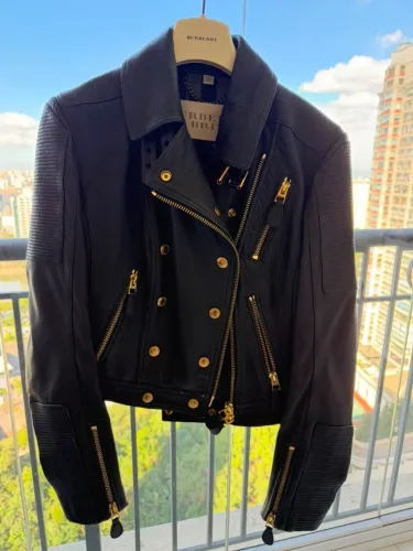Jaqueta de couro feminina - preta - Tam G - Burberry 