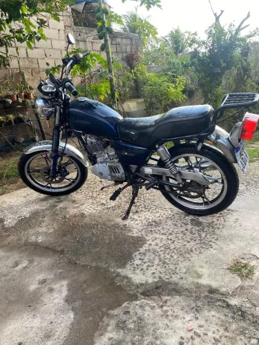 Suzuki intruder 125